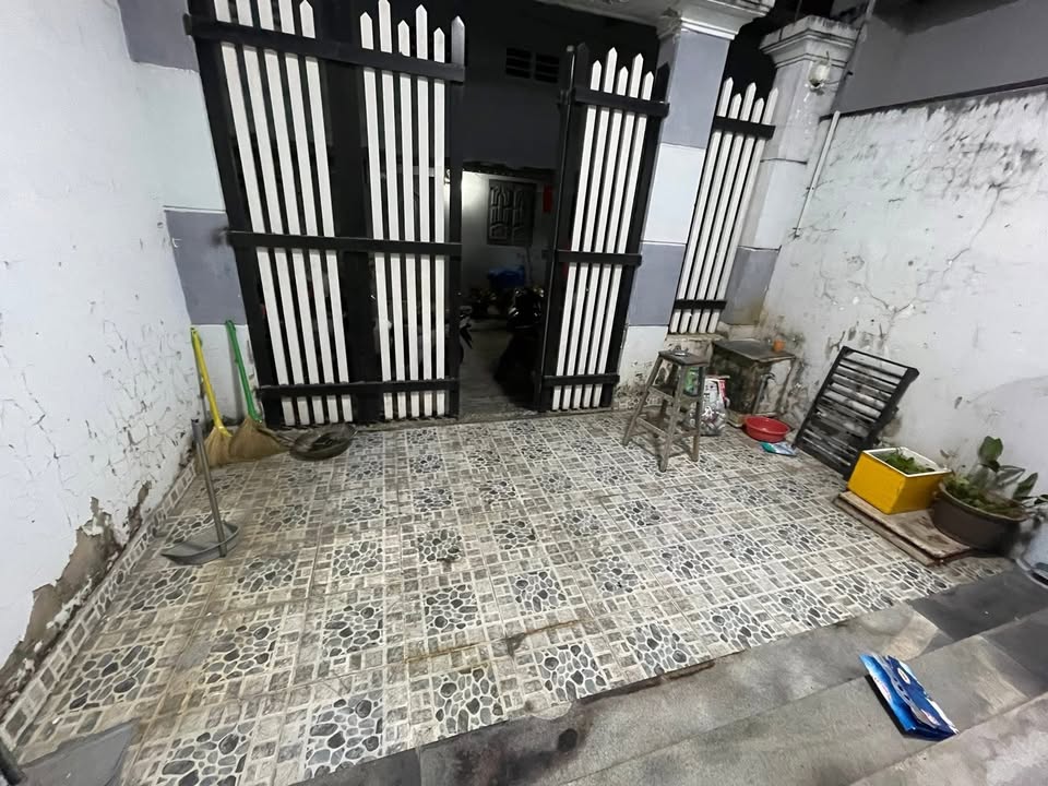 Cho thuê nhà hẻm 160 Tăng Nhơn Phú A, Thủ Đức - 4PN, 3 lầu, giá 9 triệu