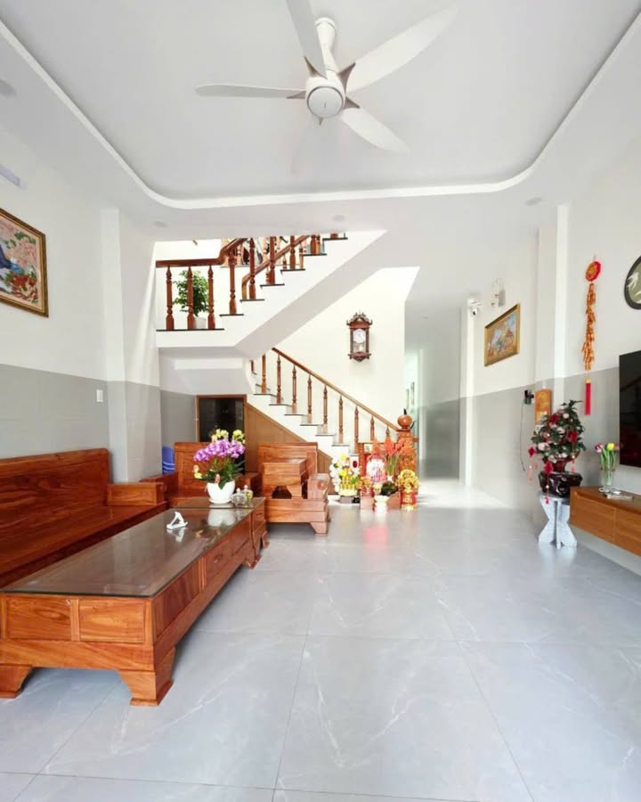 Nhà Phố Tuy Phước 100m² giá 5 tỷ - Mặt tiền kinh doanh đắc địa!