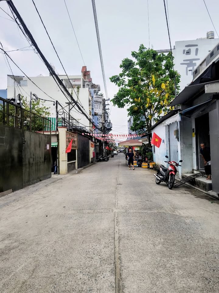 Nhà 5 Tầng Thang Máy 60m² Hẻm 8m Lê Văn Quới, Bình Tân - 8 Tỷ