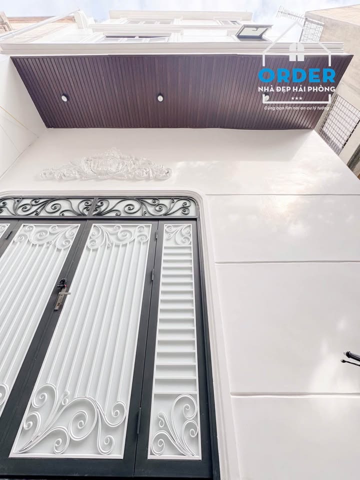 Nhà lô góc Nguyễn Công Trứ, Hải Phòng - 45m² x 3 tầng, full nội thất, giá 3.79 tỷ