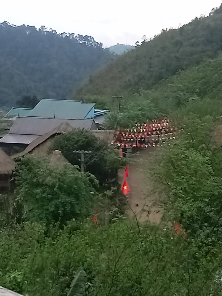 Bán đất nền 200m² Đông Bắc, Kim Bôi - Sổ đỏ sẵn sàng