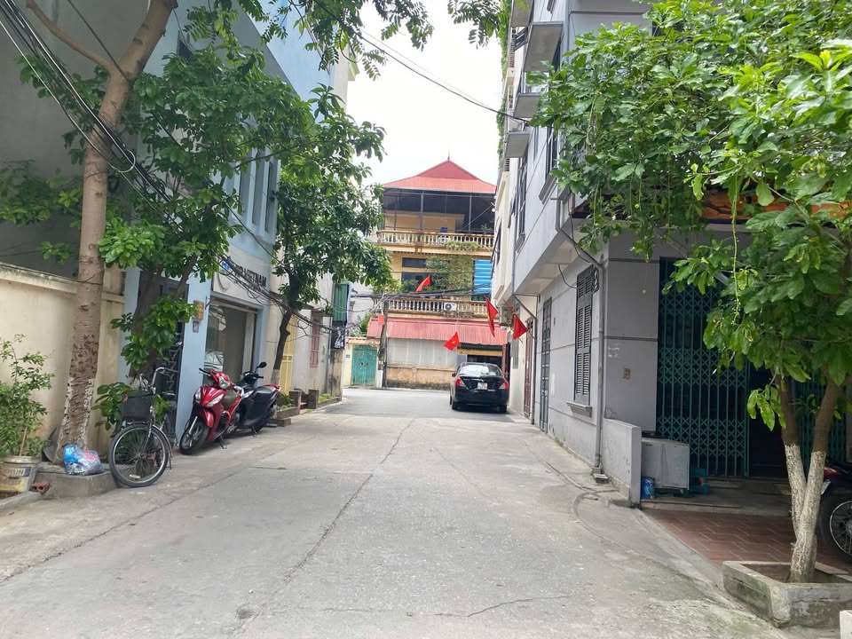 Nhà riêng Hoài Đức 33m² - Nhỉnh 4 tỷ, ô tô đỗ cổng, ở ngay!