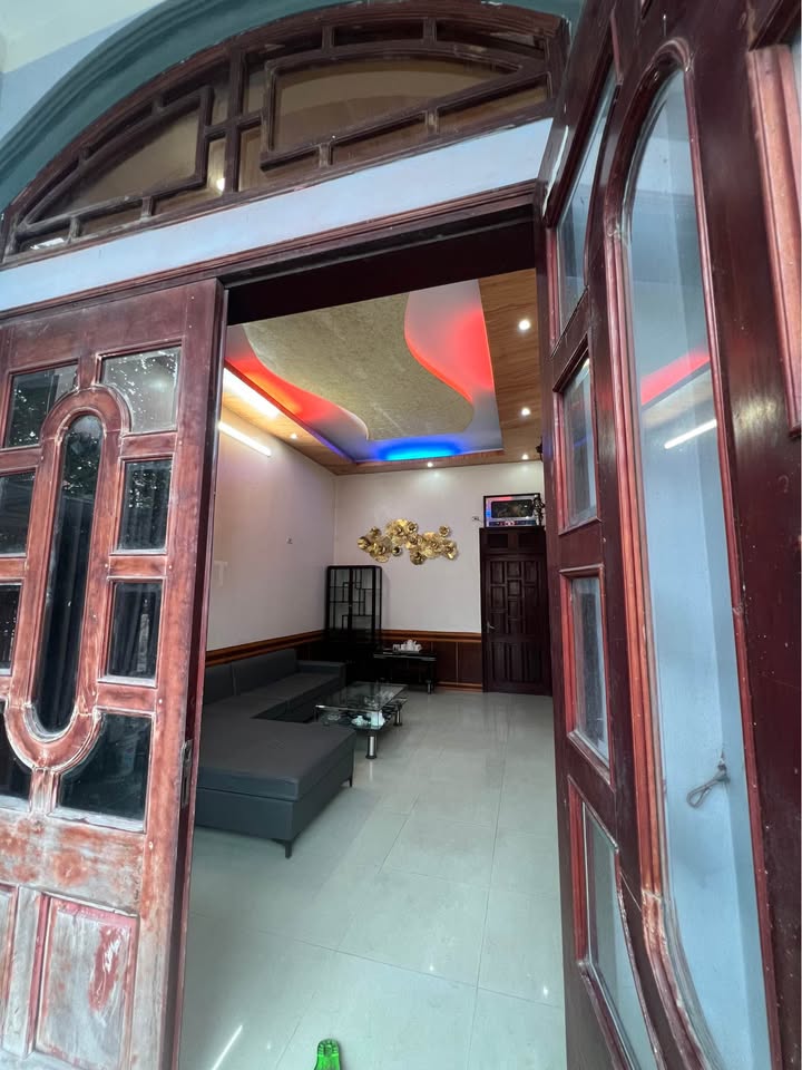 Biệt thự 3 tầng Cẩm Phả 3.5 triệu/tháng - Ô tô vào tận nhà