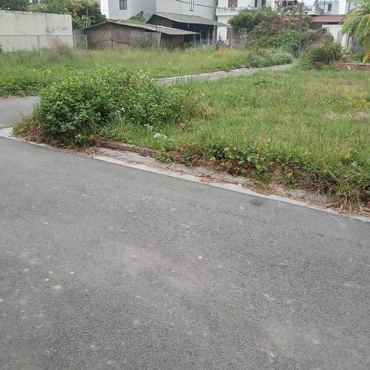 Đất nền Đình Trung Đông Anh 100m² - Mặt tiền rộng, bám KCN 300ha