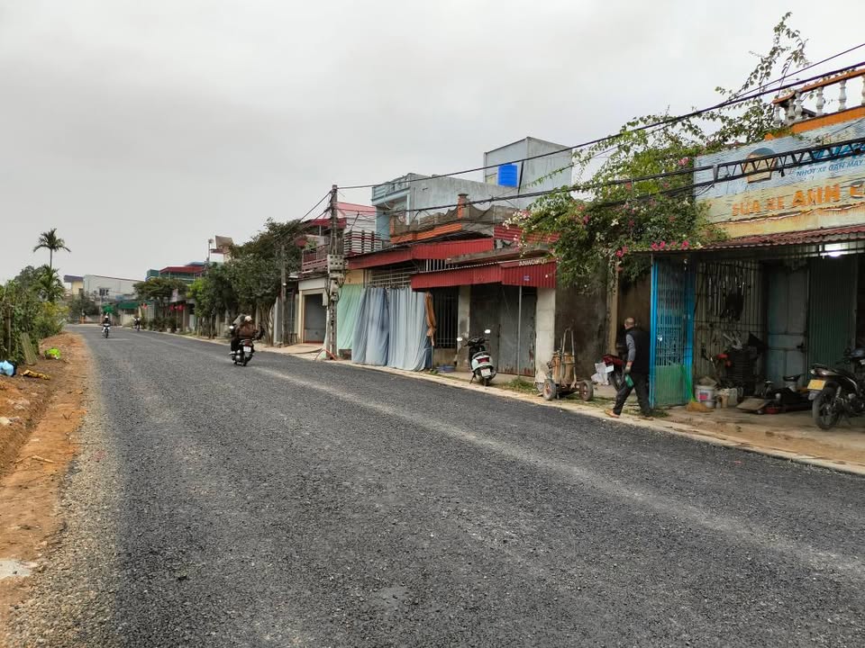 Đất nền Chư Pưh 250m² - Sổ đỏ chính chủ, Mặt tiền kinh doanh lý tưởng!