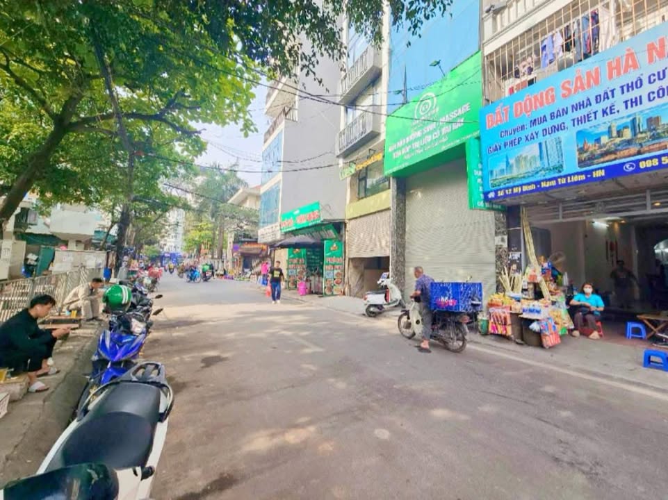 Nhà Phố Nguyễn Hoàng, Mỹ Đình 60m² - Mặt tiền kinh doanh đắc địa!