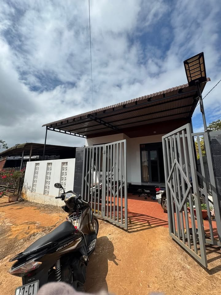 Nhà mới xây 160m² trung tâm Buôn Hồ, Sổ đỏ chính chủ - Giá 2.6 tỷ