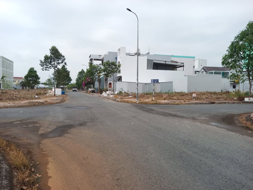 Bán Đất Góc KĐT Hồng Phát, Hậu Giang - 176.5m² - Sổ Hồng