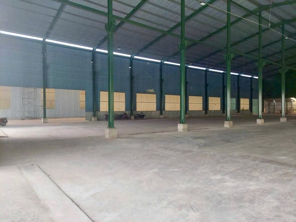 Cho thuê kho xưởng 2000m² QL1A Bến Lức - Container 24/24