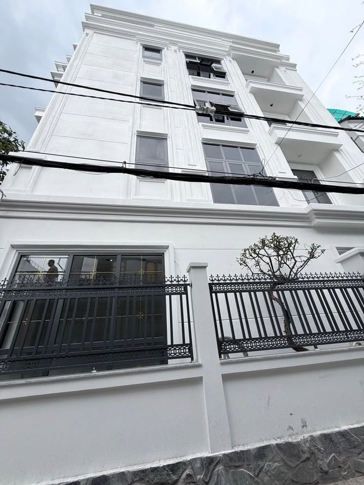 Bán nhà Gò Vấp 85m² giá 17 tỷ - Lô góc 3 mặt thoáng có thang máy