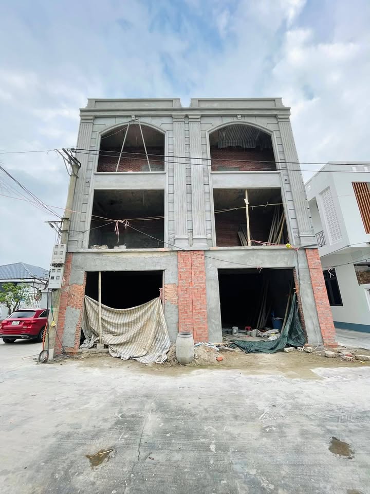 Nhà 3 Tầng 144m² TP Hưng Yên - Ngõ 7m, 3PN, Giá 2.x Tỷ