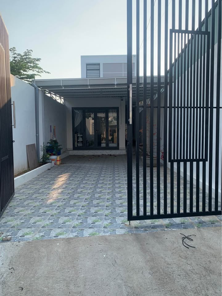 Mặt Tiền Kinh Doanh, Nhà 190m² Đường Phạm Văn Đồng, Kon Tum - Giá Tốt