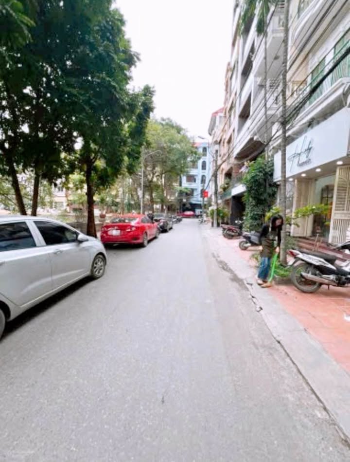 Nhà Phân Lô Chùa Láng, Đống Đa - 52m² 5 Tầng, 2 Ô Tô Tránh, Kinh Doanh Đỉnh Cao