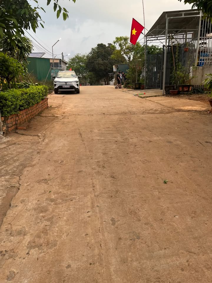 Nhà Riêng Buôn Ma Thuột 200m² giá 2.17 tỷ - Chính chủ bán, sổ hồng trao tay!