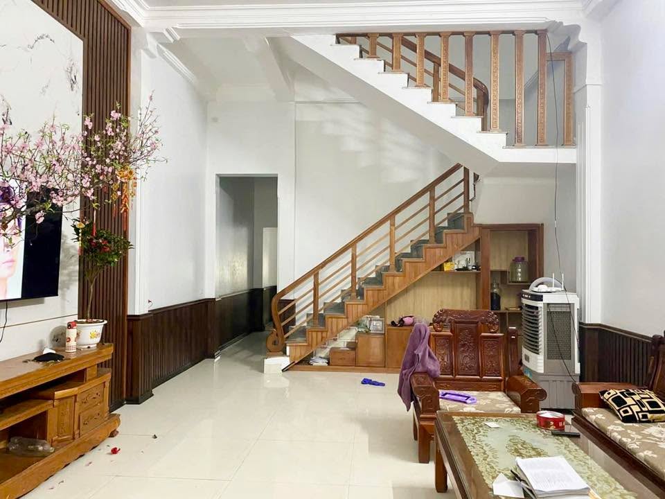 Nhà riêng Trung Sơn, Sầm Sơn 120m² - Ô tô tránh nhau, kinh doanh nhỏ!