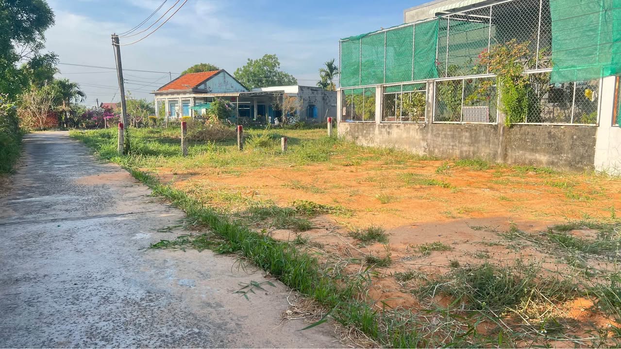 Đất Thổ Cư La Gi 130m² - 2 Mặt Tiền Bê Tông, Đối Diện Chợ, Giá 640 Triệu