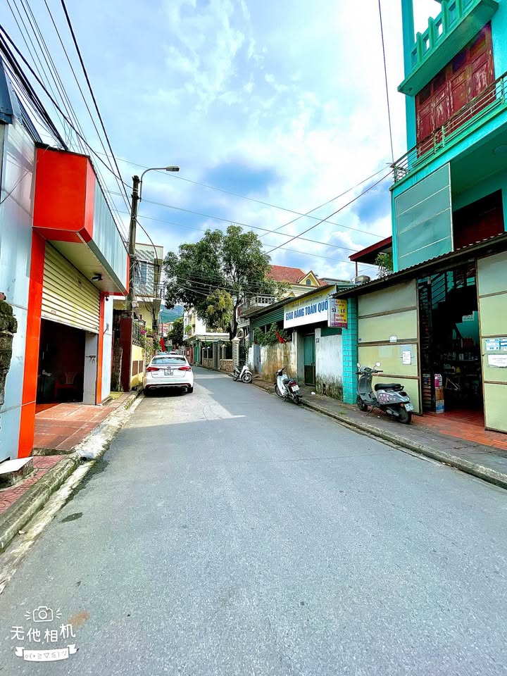 Bán gấp nhà cấp 4 80m² hướng Tây tại Cẩm Phả - Kinh doanh tốt