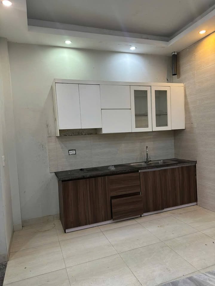 Nhà 3 tầng Đường Tân Quang, Thái Nguyên 5.5 triệu - Sẵn sàng ở ngay!