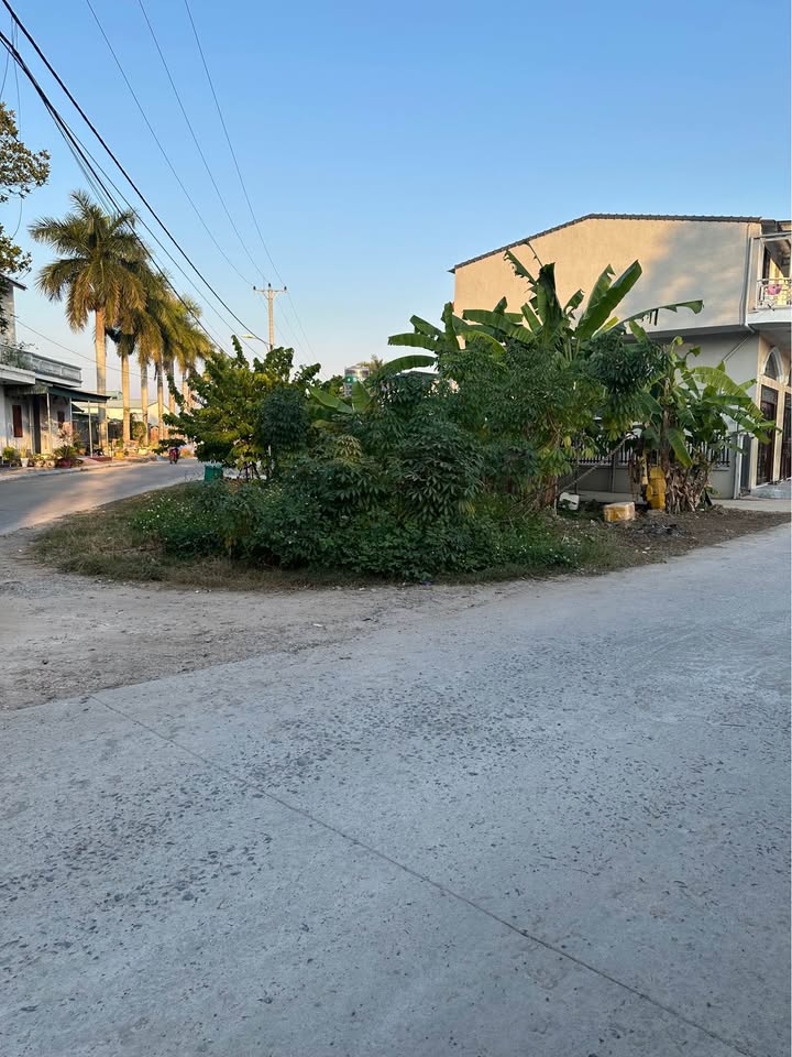 Đất nền Trần Nhân Tông, Móng Cái 113m² - Sổ đỏ chính chủ, 3 mặt tiền VIP!