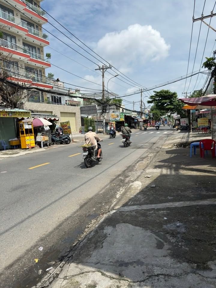 Nhà Phố Quận Tân Phú 120m² - Mặt Tiền Kinh Doanh, Dòng Tiền Ổn Định