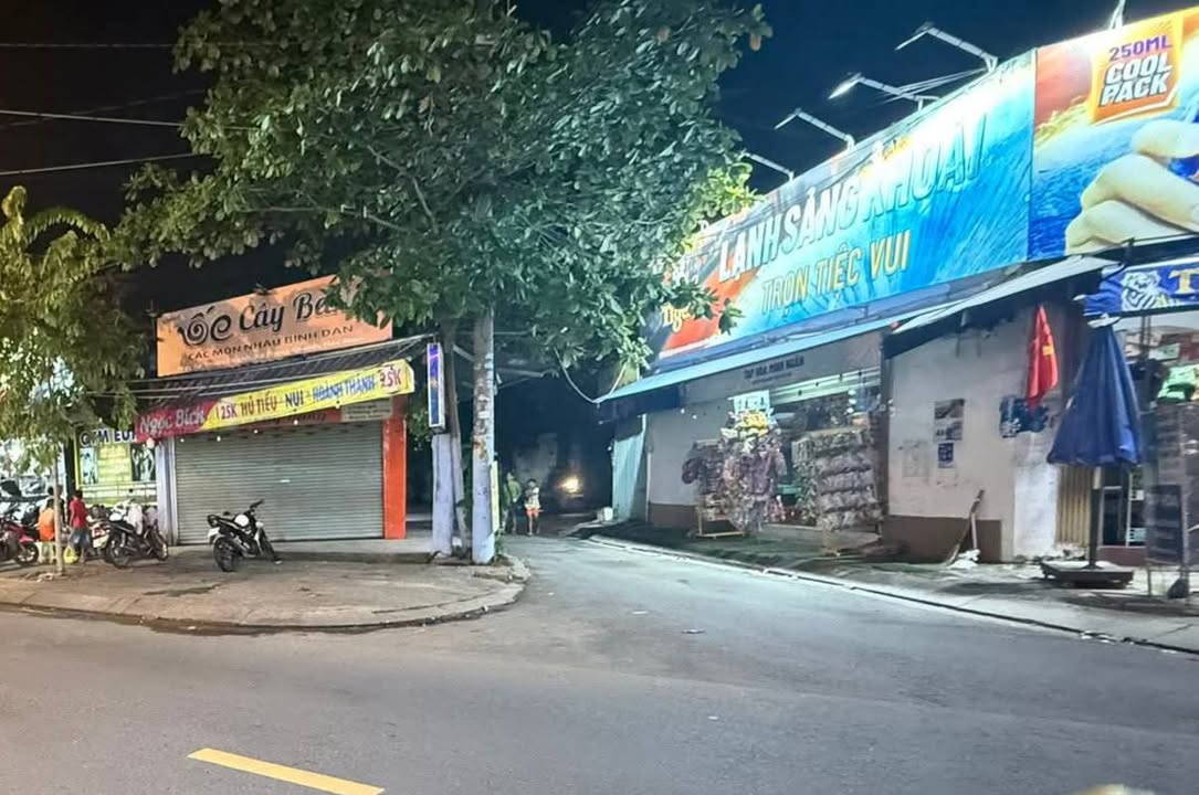 Nhà Góc 3 Mặt Tiền Trung Chánh, Hóc Môn 140m² - Dòng Tiền Sẵn 13.5 Tỷ