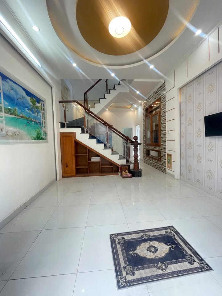 Nhà Trệt 2 Lầu KDC Cán Bộ Giảng Viên Cần Thơ 130m² - Sẵn sàng ở ngay!