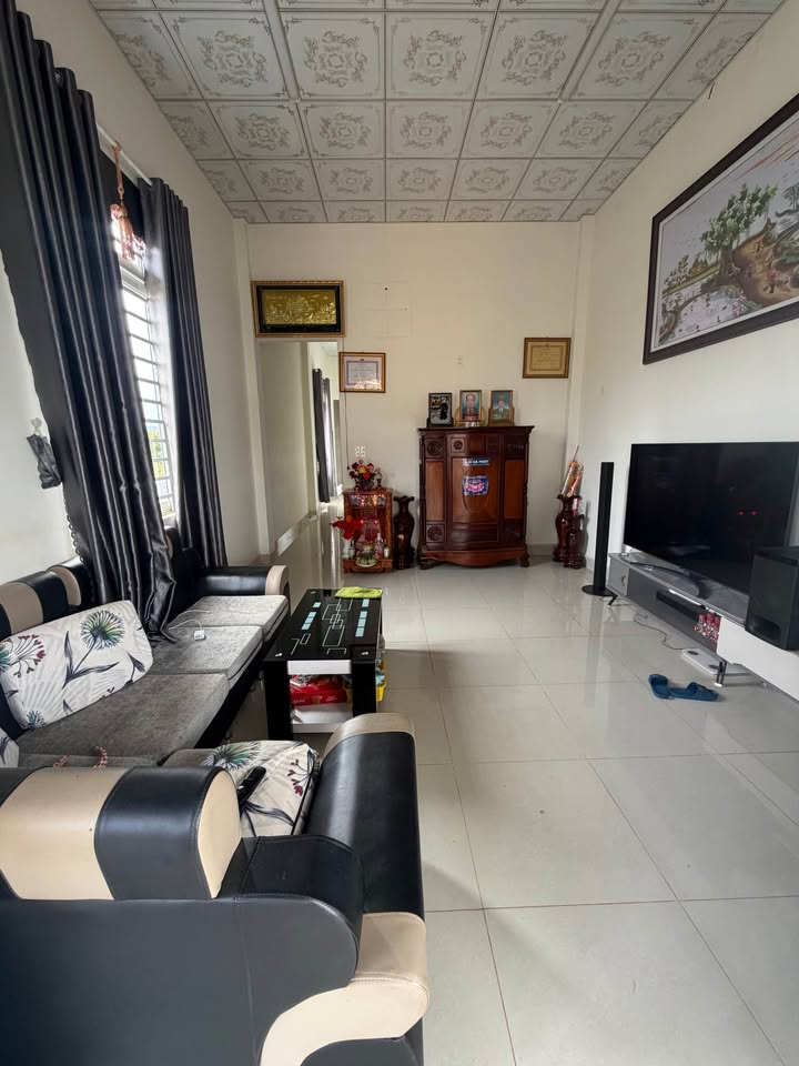 Nhà Đất Đức Trọng - Ngang 5m Dài 47m, 100m² Thổ Cư - Giá 2.2 Tỷ