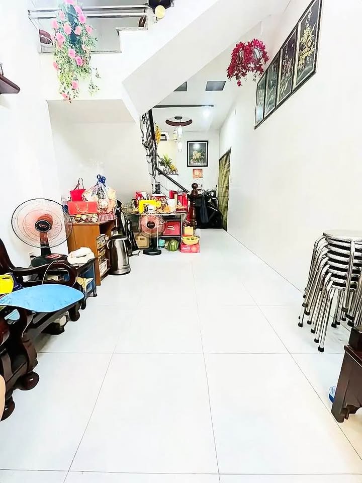 Nhà riêng Trịnh Đình Trọng, Tân Phú nhỉnh 10 tỷ - Ô tô vào tận nhà!