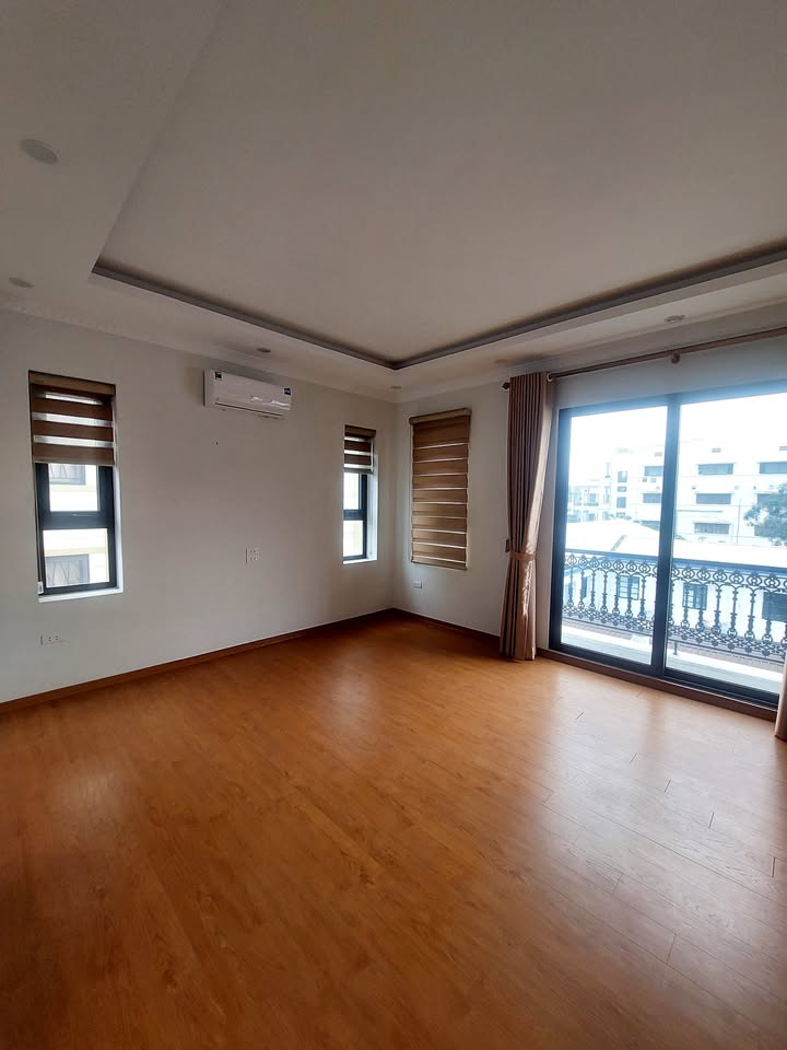 Bán nhà Thạch Bàn Long Biên 52m² - 6 tầng ô tô vào tận nhà!
