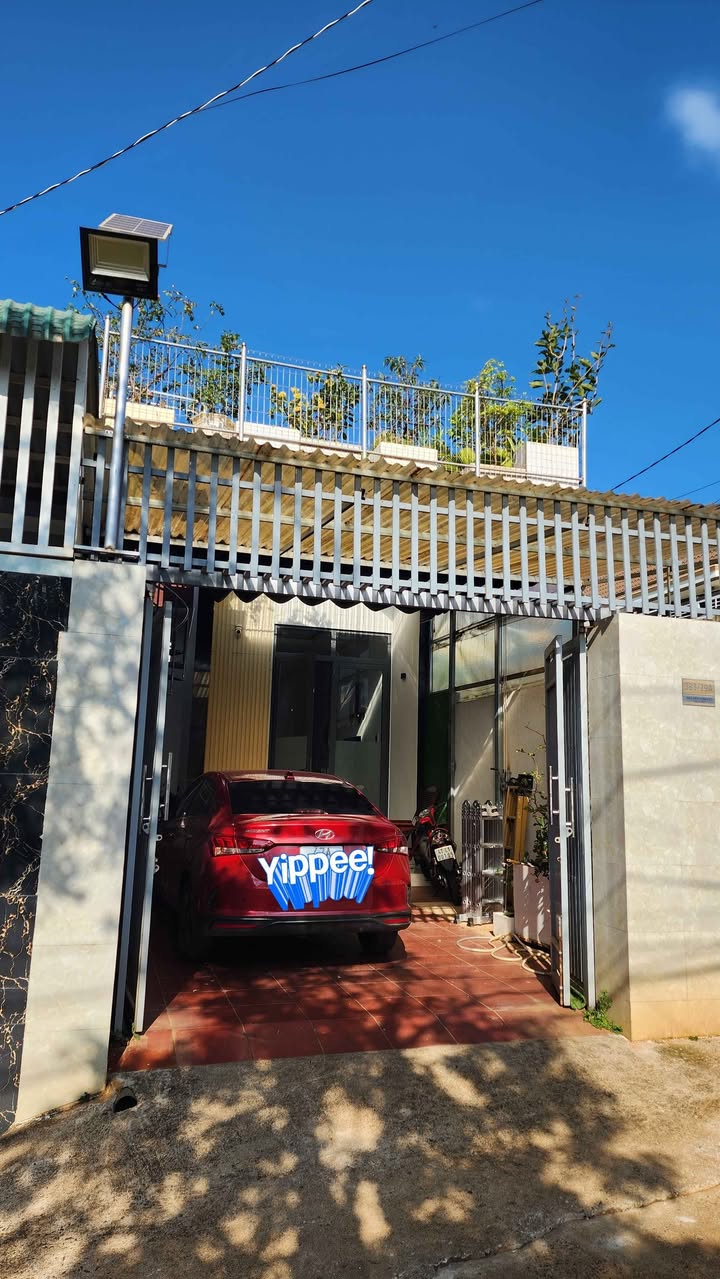 Nhà Riêng Hẻm 383 Nguyễn Văn Cừ, BMT 140m² - Chính Chủ Bán, Sổ Đỏ Sẵn!