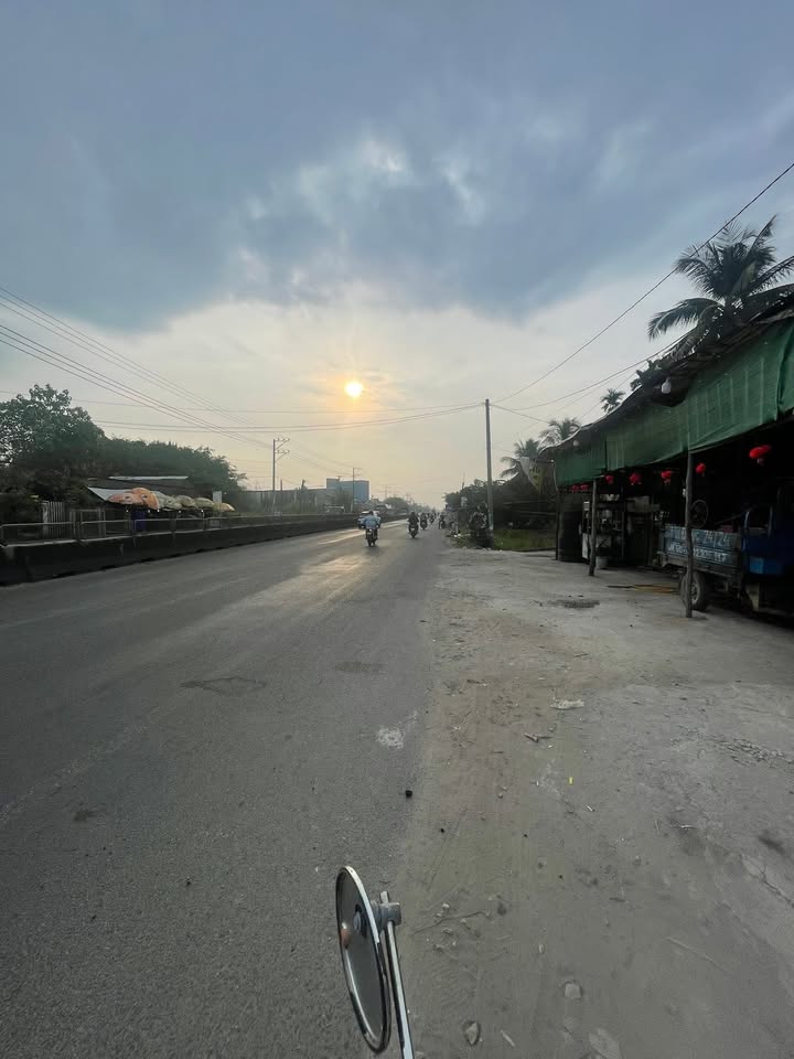 Đất Mặt Tiền Quốc Lộ 1A Hậu Giang 150m² - Kinh Doanh Đắc Lộc