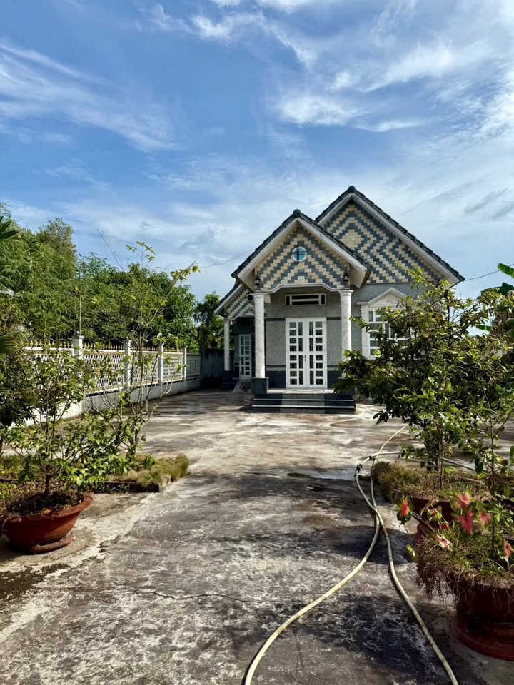 Nhà Mặt Tiền Cần Thơ 3268m² - Kinh doanh ngay, giá chỉ 3.2 tỷ!