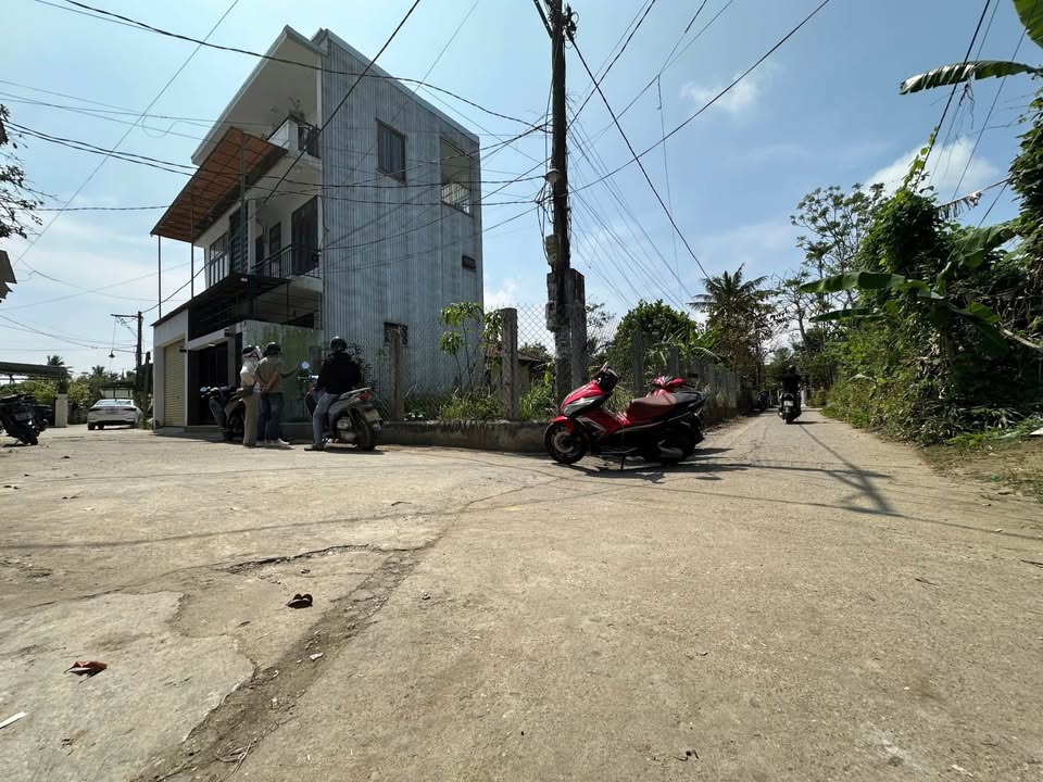 Đất Lô Góc Huế 136m² - 2 Mặt Tiền Kiệt Rộng, Giá 2.28 Tỷ