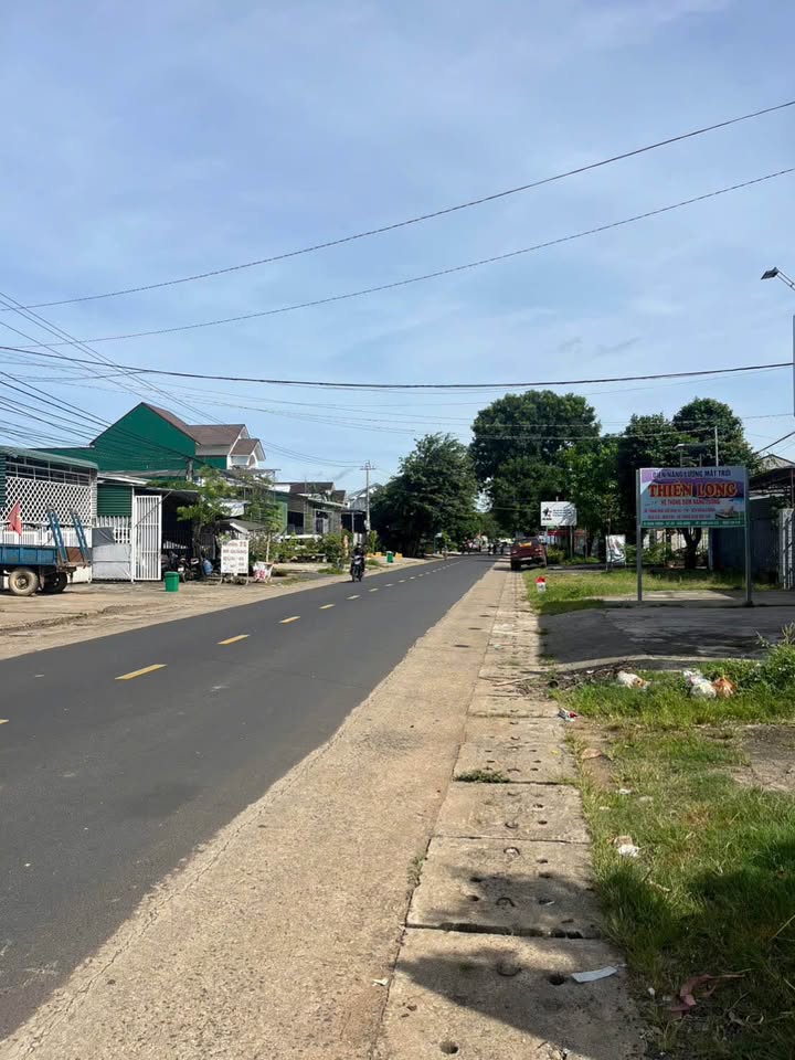 Nhà phố Đường Hùng Vương, Ea T'Ling 540m² - Mặt tiền kinh doanh sầm uất!