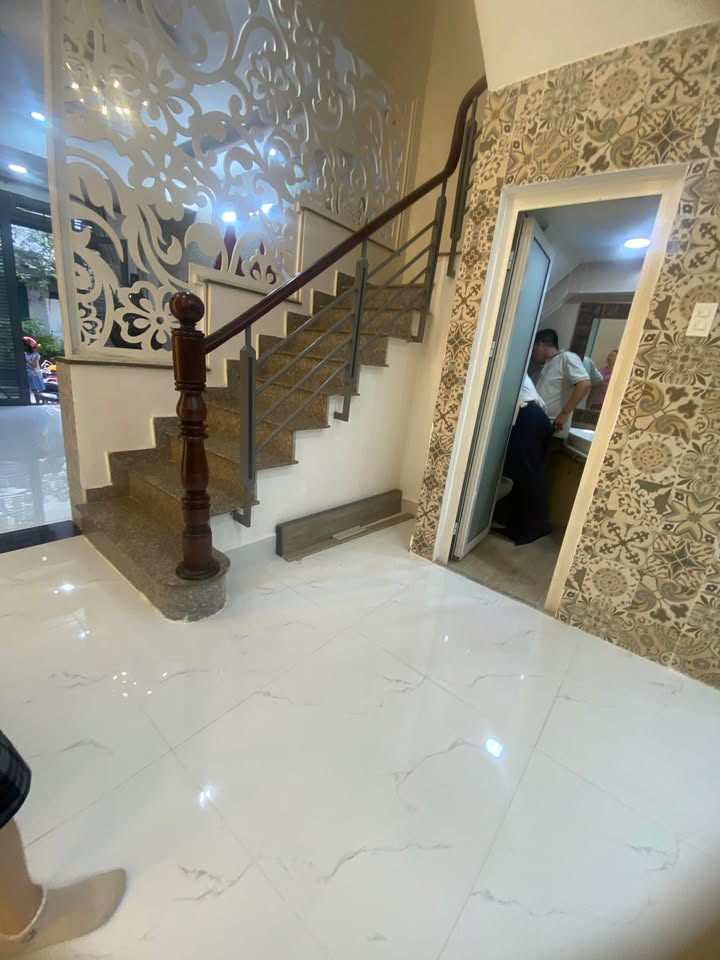 Nhà 3 Tầng Quận 7 5,9 Tỷ - Sổ hồng sẵn, công chứng ngay!