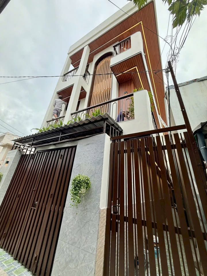 Nhà Hẻm Xe Hơi Đường Số 17, Quận 7 - 140m², 2 Lầu, Dòng Tiền 38 Triệu/Tháng