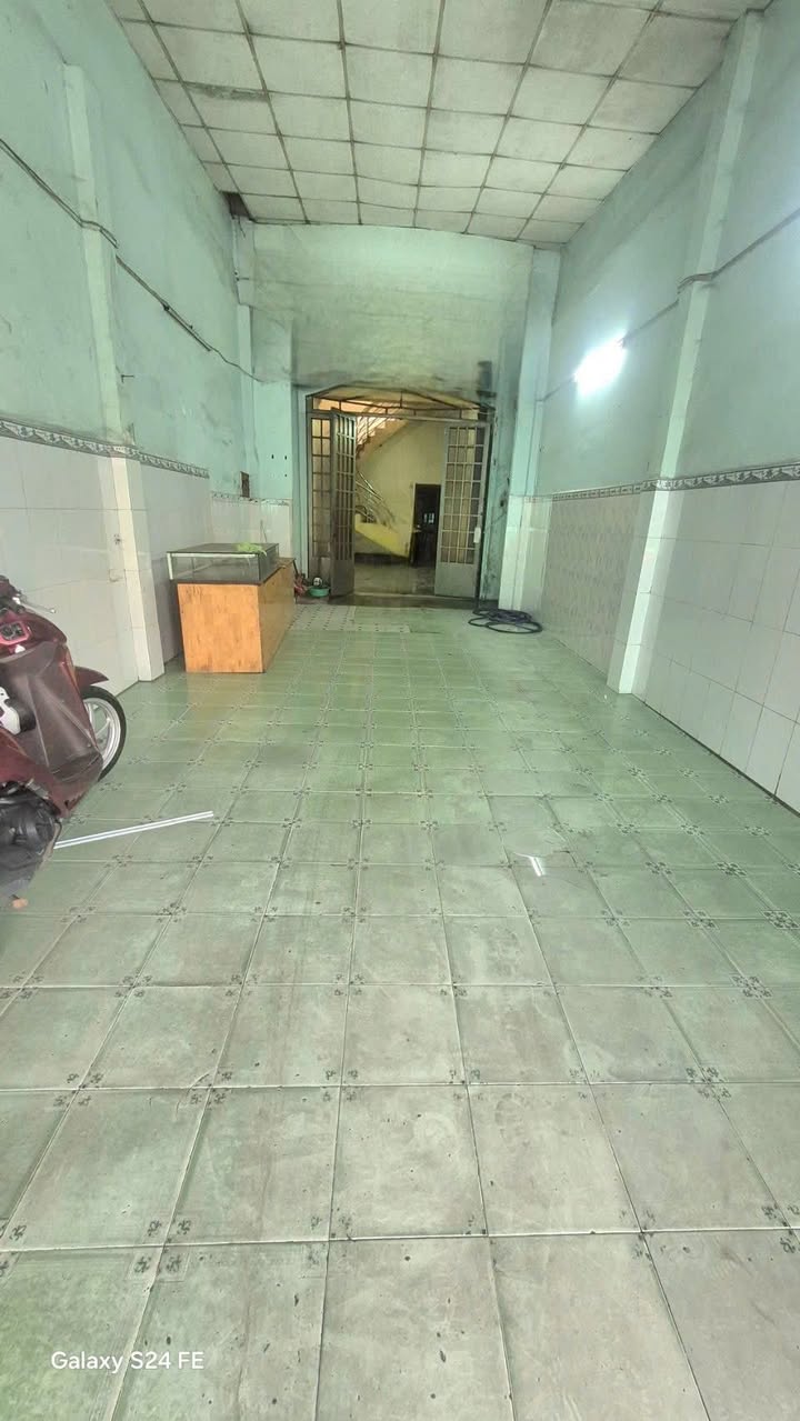 Nhà Phố Đường Mã Lò Bình Tân 120m² giá 15 triệu - Kinh doanh sầm uất!