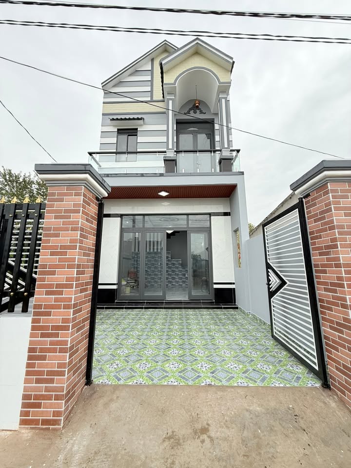 Nhà 100m² Cần Giuộc - Sổ Hồng Riêng, Giá 1.95 Tỷ