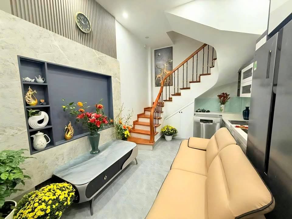 Nhà Đẹp 5 Tầng Đội Cấn, Ba Đình - 30m², Full Nội Thất, Giá 7.98 Tỷ