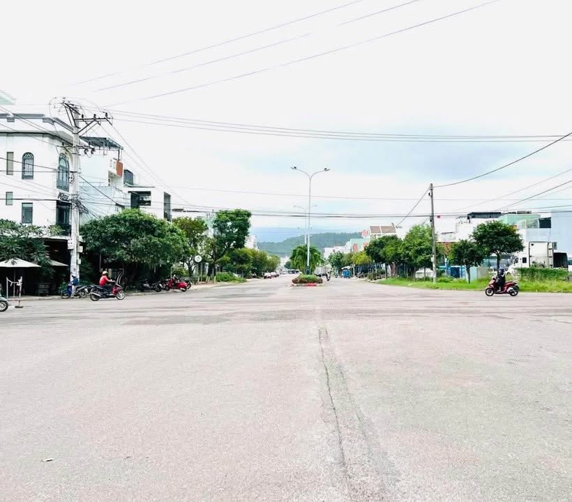 Đất Nền 2 Mặt Tiền Sư Đoàn 3 Sao Vàng - Nguyễn Trọng Trì, Quy Nhơn 75m² - Giá Đầu Tư 4.2 Tỷ