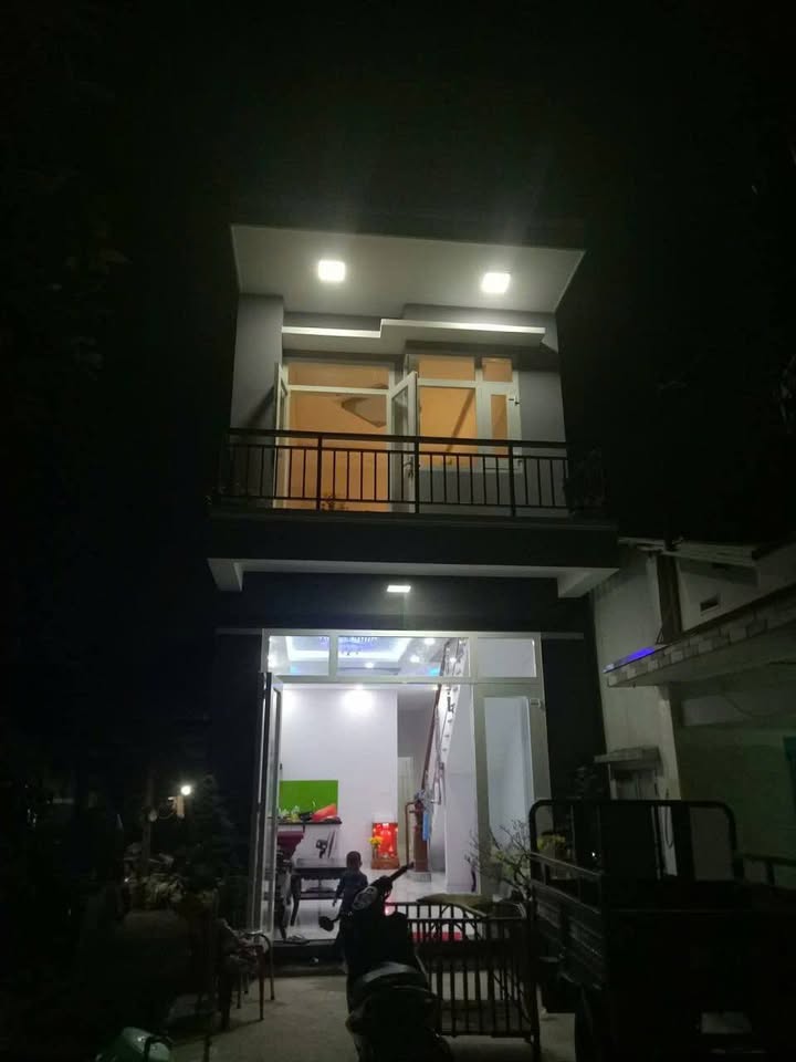 Nhà Nguyên Căn Hóc Môn 100m² - Ô tô vào tận nhà, giá 6 triệu/tháng!