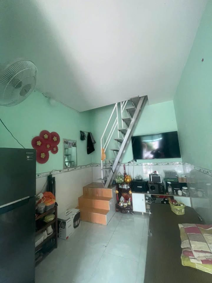 Bán nhà Hóc Môn giáp Quận 12 - 18m² giá 630 triệu - Vị trí đẹp!