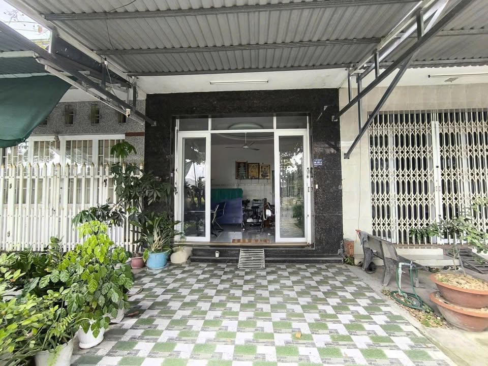 Nhà KDC Phú Thuận Chợ Gạo 99m² - Ô tô vào tận nhà, giá chỉ 2 tỷ!