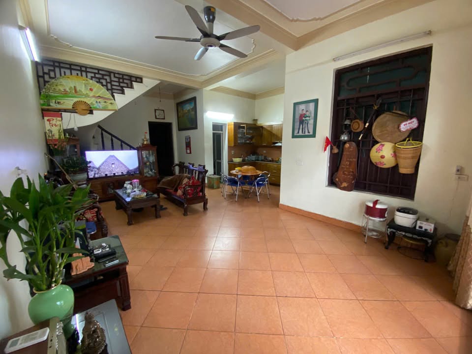 Bán Gấp Nhà 3 Tầng Kèm Đất 143m² Trung Tâm Việt Trì, Phú Thọ