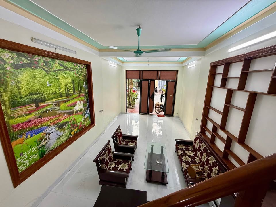 Nhà 3 Tầng Thành Thái 70m² - Thiết kế hiện đại, sang trọng!