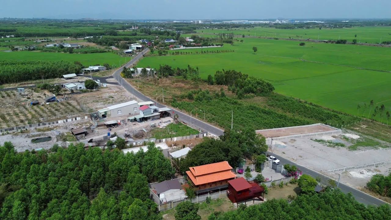 Nhà Riêng Thị trấn Đất Đỏ 411m² - Sổ hồng sẵn, gần biển Lộc An!