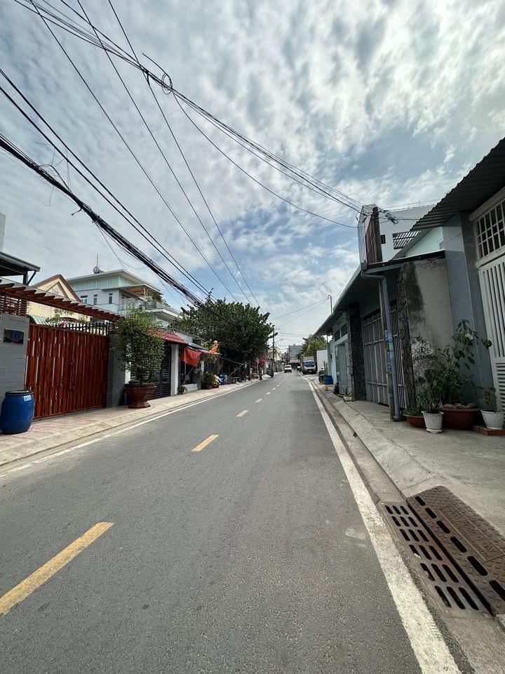 Mặt Tiền Hoàng Hữu Nam Quận 9 176m² - Vị trí kinh doanh đắc địa!