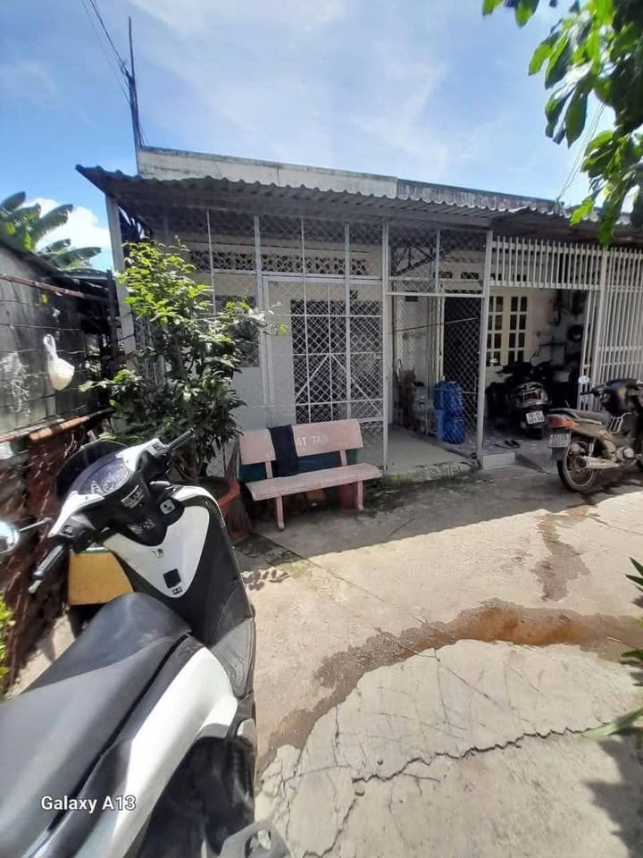 Nhà riêng Xã Tân Hiệp Hóc Môn 64m² - Sổ hồng sẵn, giá 1.55 tỷ!