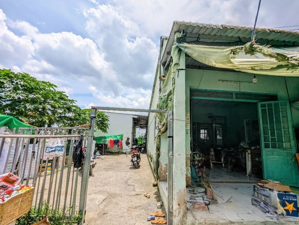 Nhà riêng Hưng Long Bình Chánh 310m² giá 3.5 tỷ - Sổ hồng sẵn, thu nhập ngay!