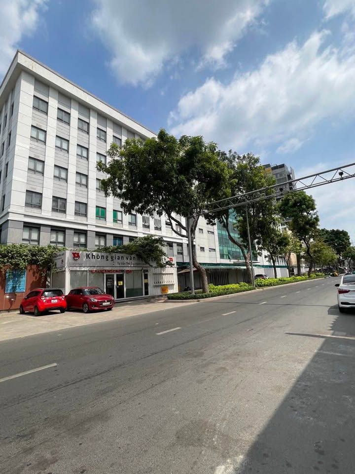 Nhà Phố MT Nguyễn Thượng Hiền Q10 210m² 65 tỷ - Đầu tư sinh lời!